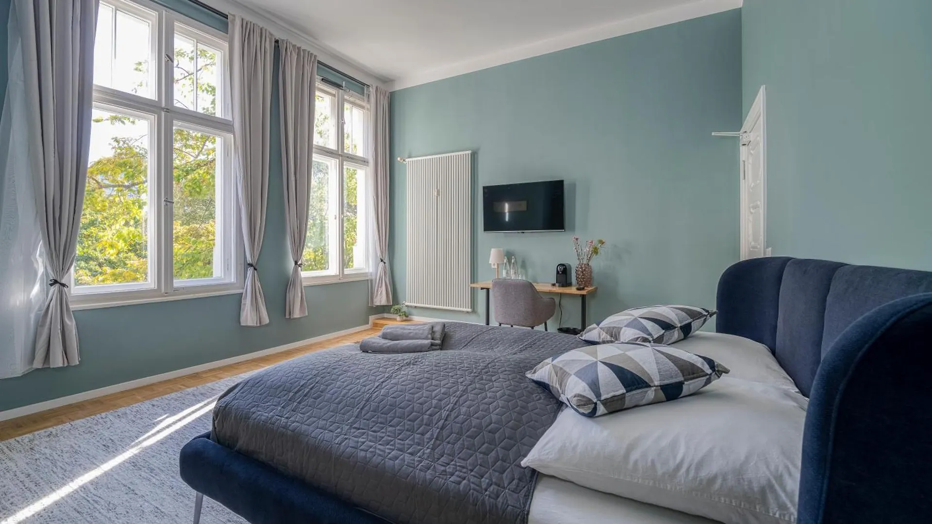 Homestay Jomi Stays, Brandenburgische Strasse 16 - Wohnen Beim Kurfuerstendamm Berlin
