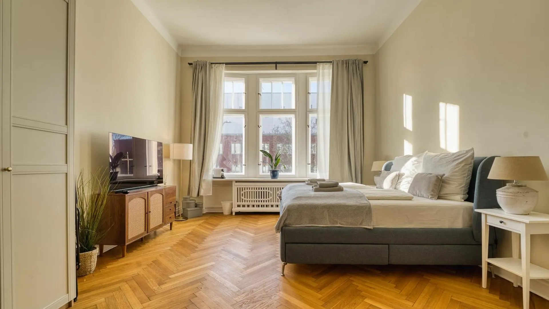 Jomi Stays, Brandenburgische Strasse 16 - Wohnen Beim Kurfuerstendamm Berlin