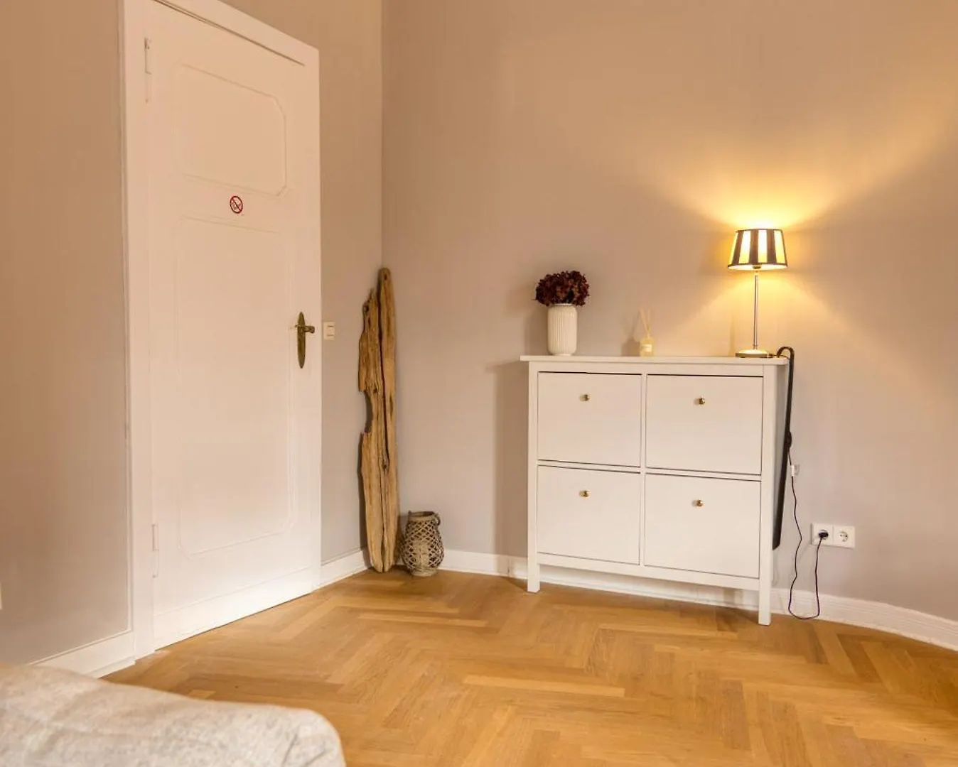 Jomi Stays, Brandenburgische Strasse 16 - Wohnen Beim Kurfuerstendamm Berlin